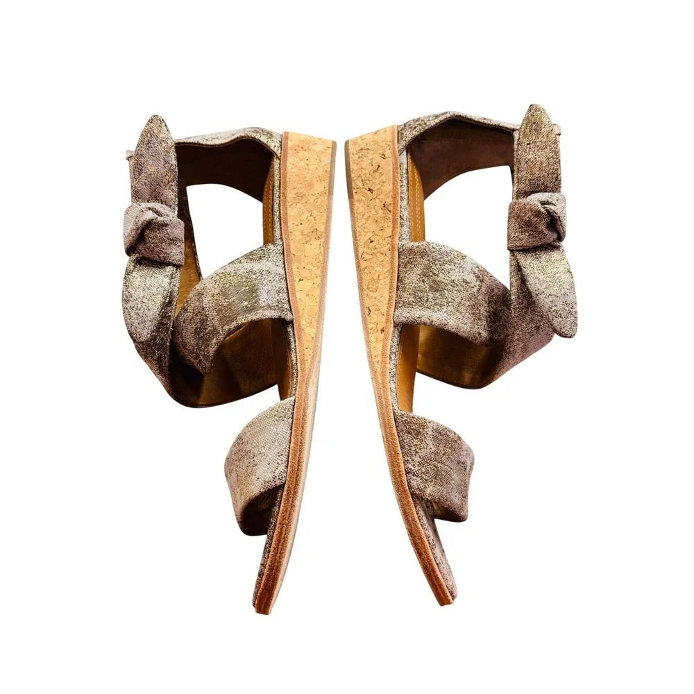 Corso Como CC-Rasque Metallic Gold Bow Ankle Strap Cork Wedge Sandals 8M
